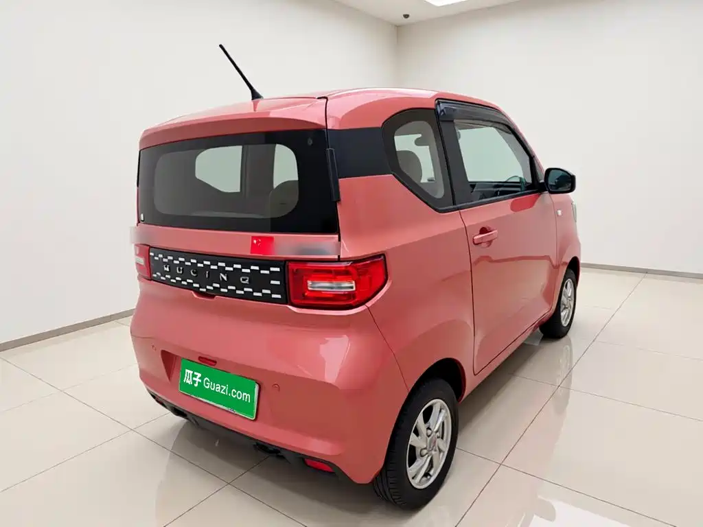 Wuling MINIEV — миниатюра 6