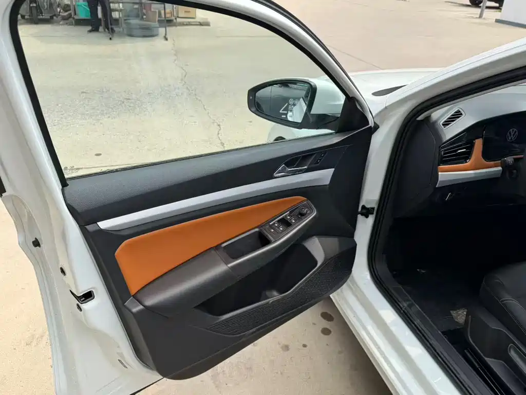 Volkswagen Bora 2025 200TSI DSG