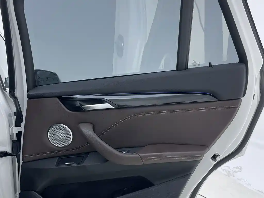 BMW X1 — миниатюра 12