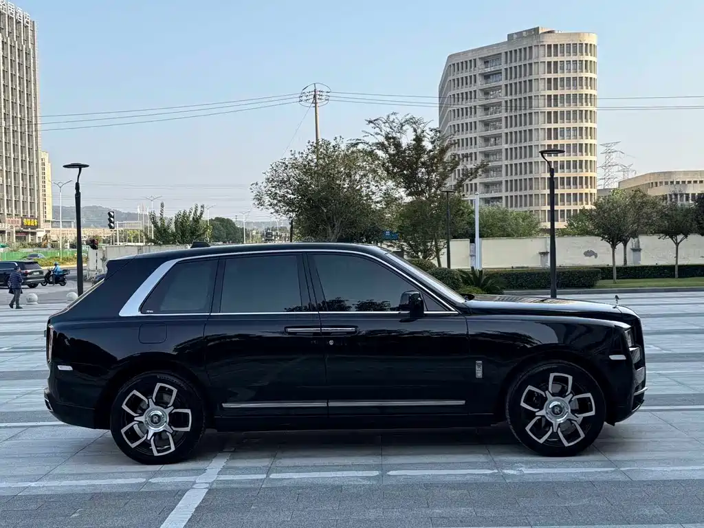 ROLLS-ROYCE CULLINAN