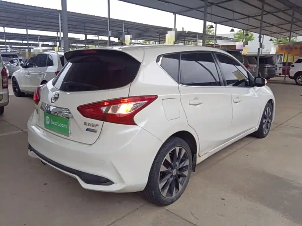 Nissan Tiida — миниатюра 7