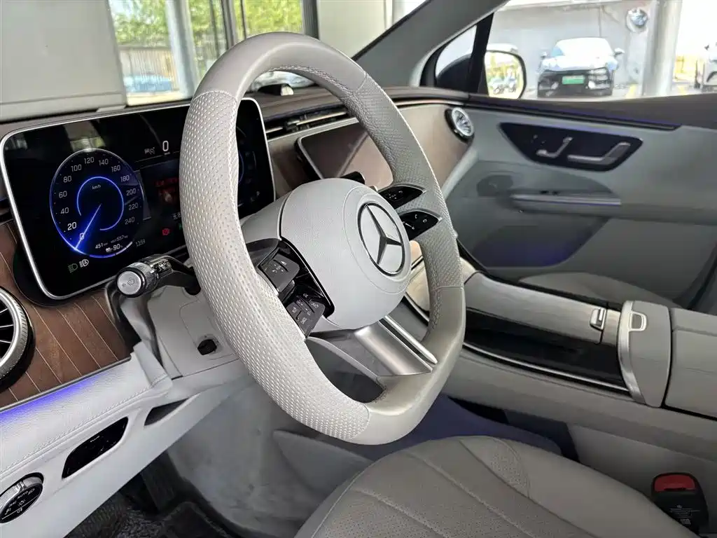 Mercedes-Benz EQE SUV 2026 500 4MATIC