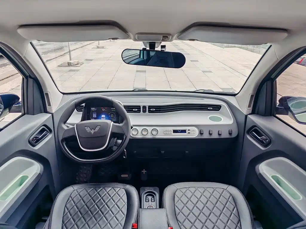 Wuling MINIEV — миниатюра 8