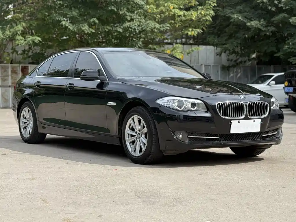 BMW 5 Series — миниатюра 3