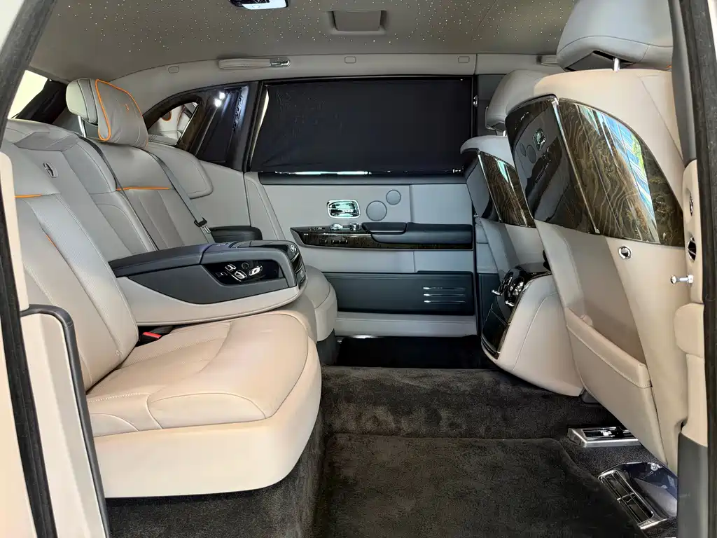 Rolls-Royce Phantom — миниатюра 25