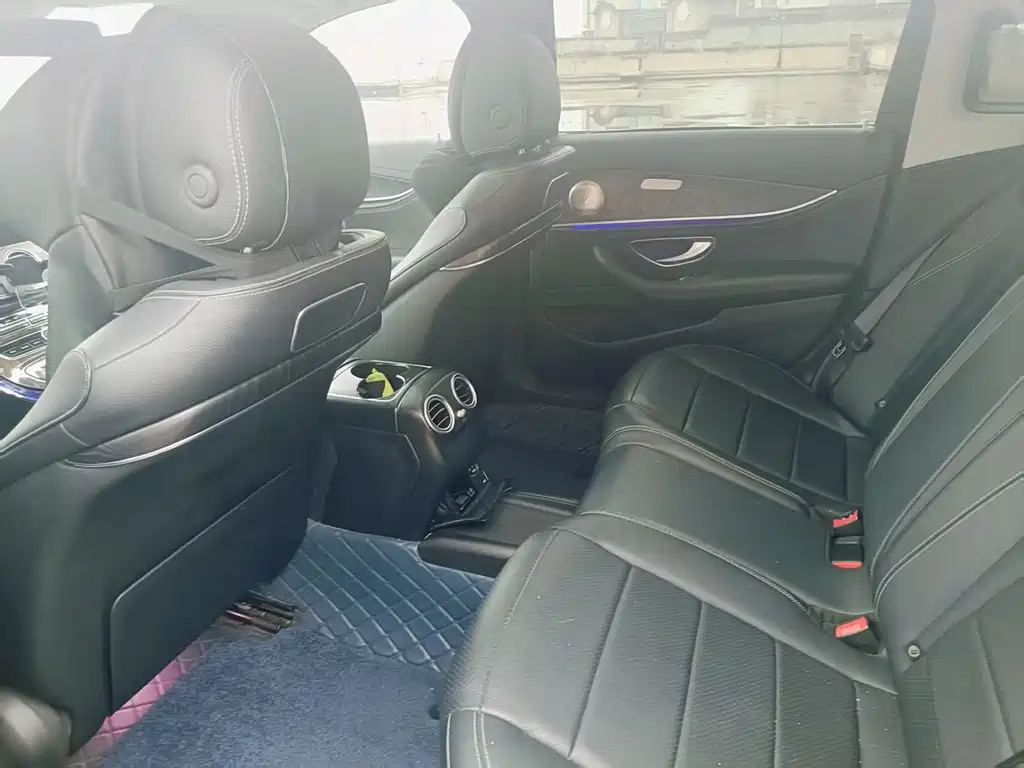 Mercedes-Benz E-Class — миниатюра 5