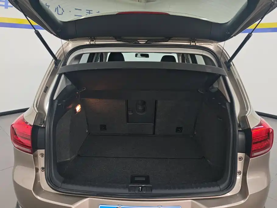 Volkswagen Tiguan — миниатюра 4