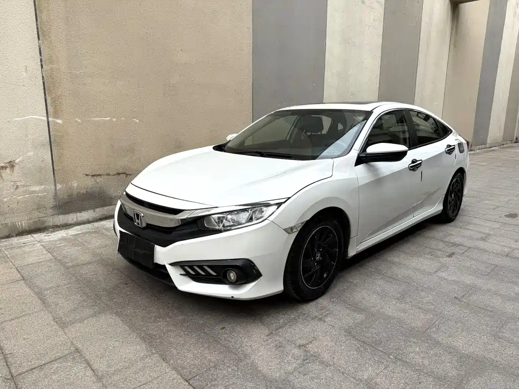 Honda Civic 2016 220TURBO MT Luxury
