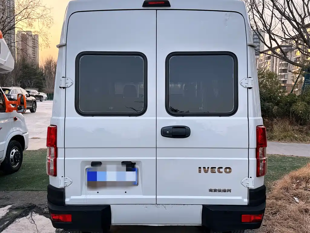 IVECO PROUD