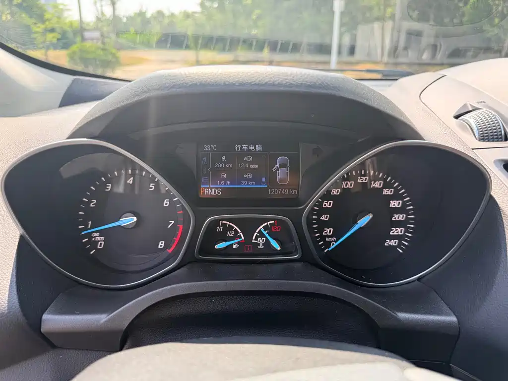 Ford Kuga — миниатюра 17