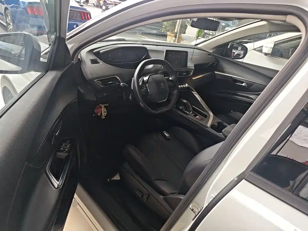 Peugeot 4008 — миниатюра 15