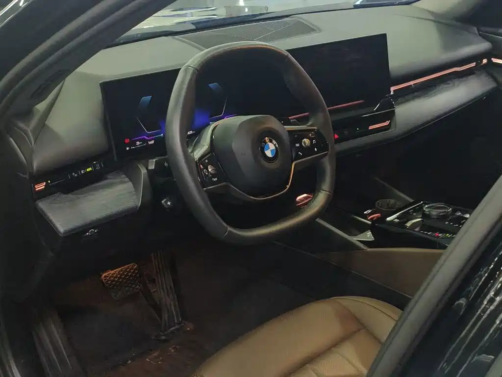 BMW 5 Series — миниатюра 4