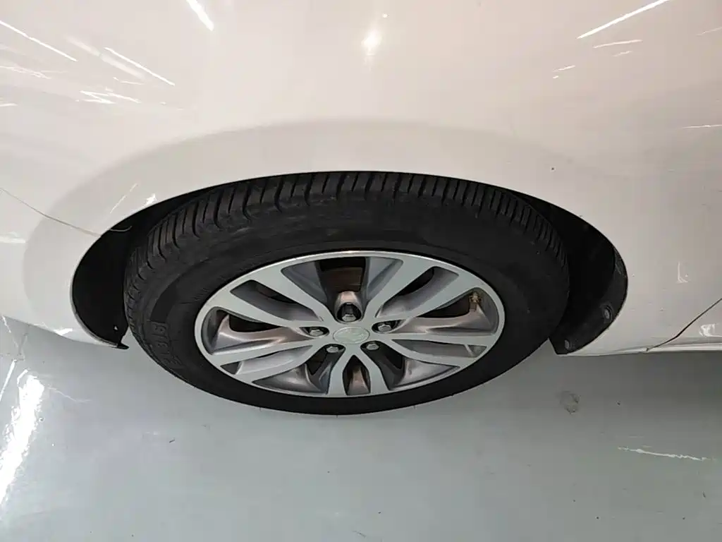Buick Excelle — миниатюра 23