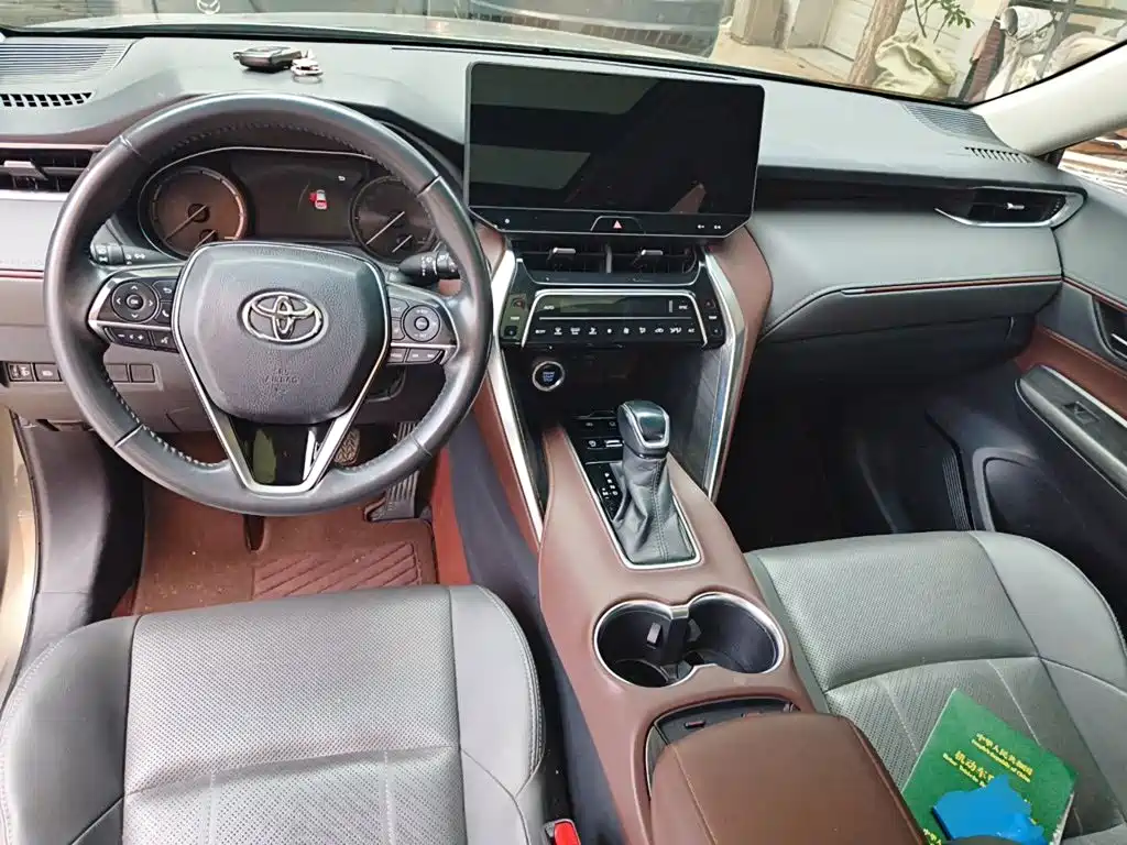 Toyota Harrier — миниатюра 5