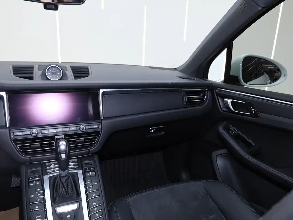 Porsche Macan — миниатюра 20