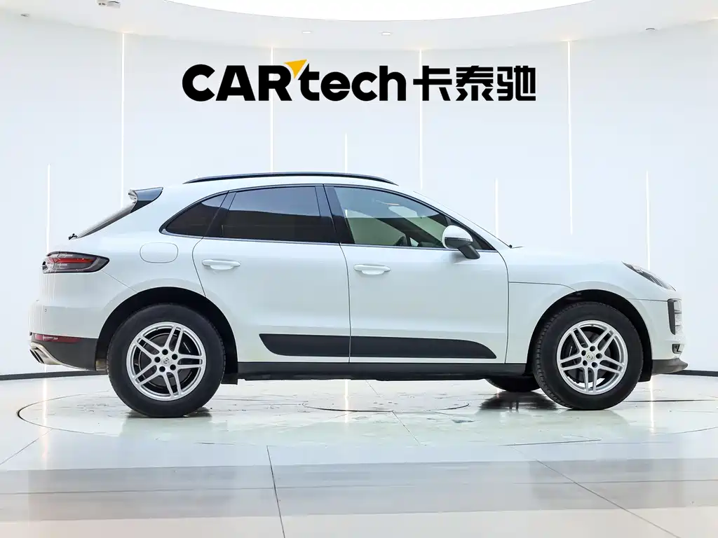 Porsche Macan — миниатюра 3