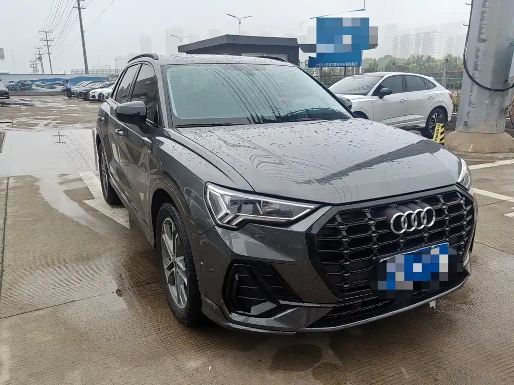 Audi Q3 2023 35 TFSI Fashion (1.4T)