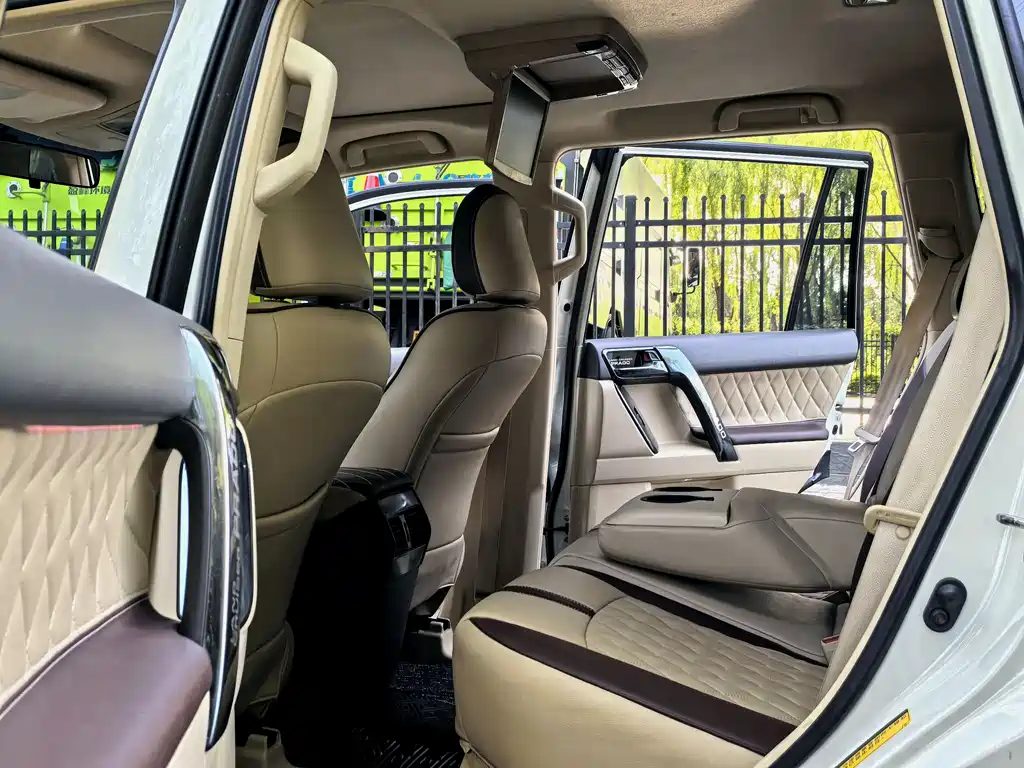 Toyota Land Cruiser Prado 2015 2.7L AT Standard