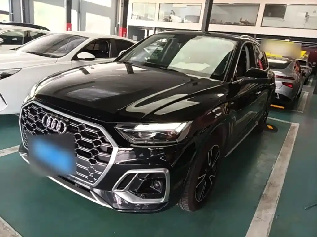 Audi Q5L — миниатюра 2