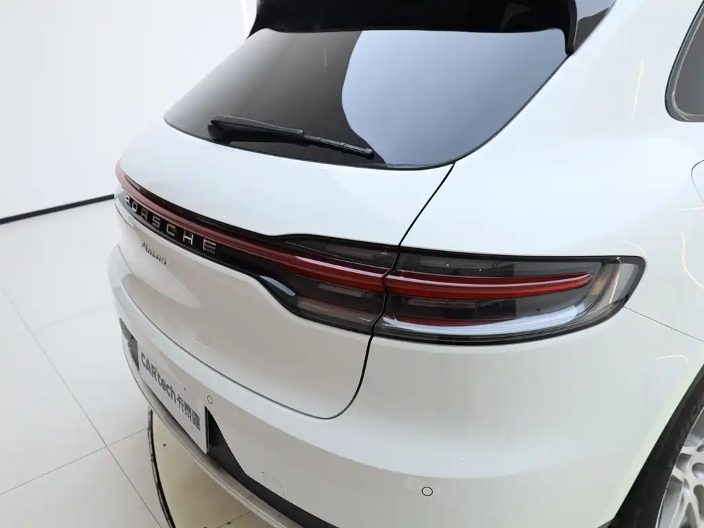 Porsche Macan — миниатюра 9