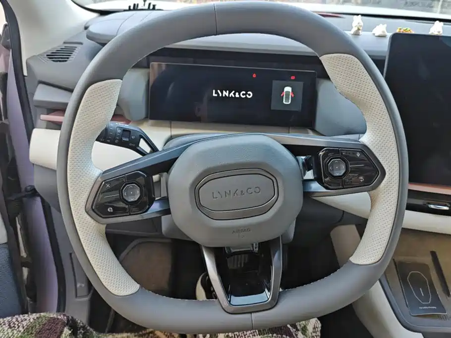 Lynk & Co 06 EM-P — миниатюра 15
