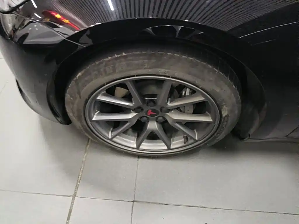 Tesla Model 3 — миниатюра 23