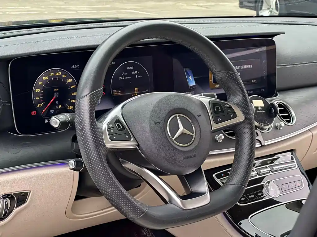 MERCEDES-BENZ E CLASS