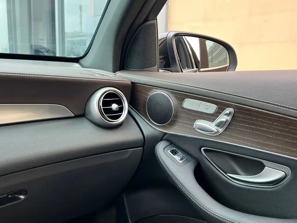 Mercedes-Benz GLC — миниатюра 19