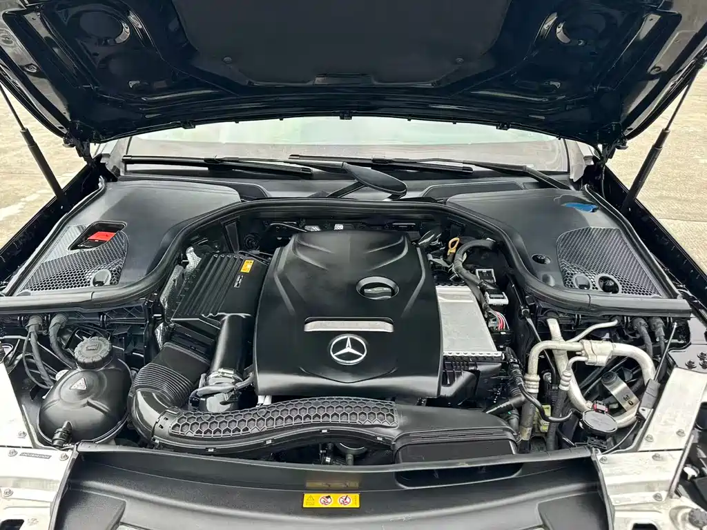 MERCEDES-BENZ E CLASS