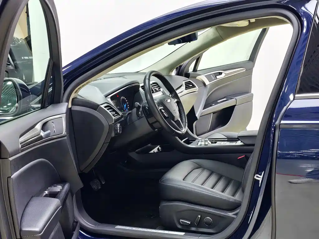 Ford Mondeo — миниатюра 8
