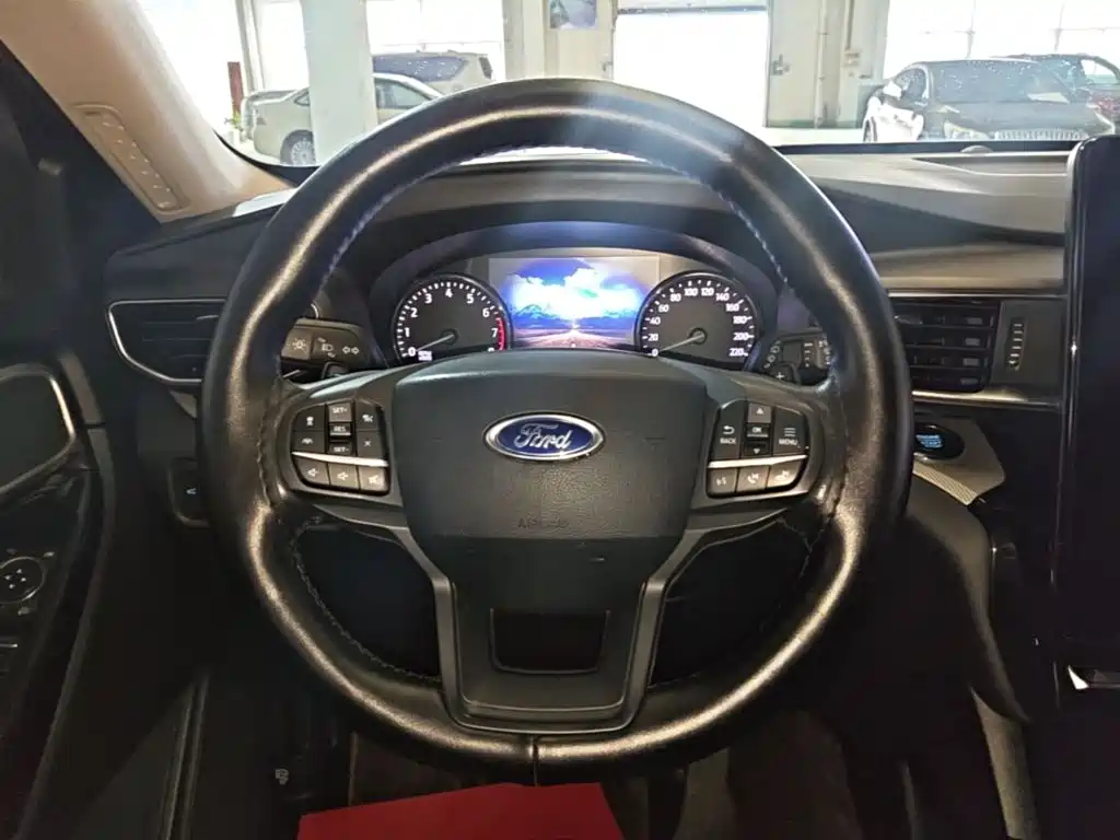 Ford Explorer — миниатюра 11