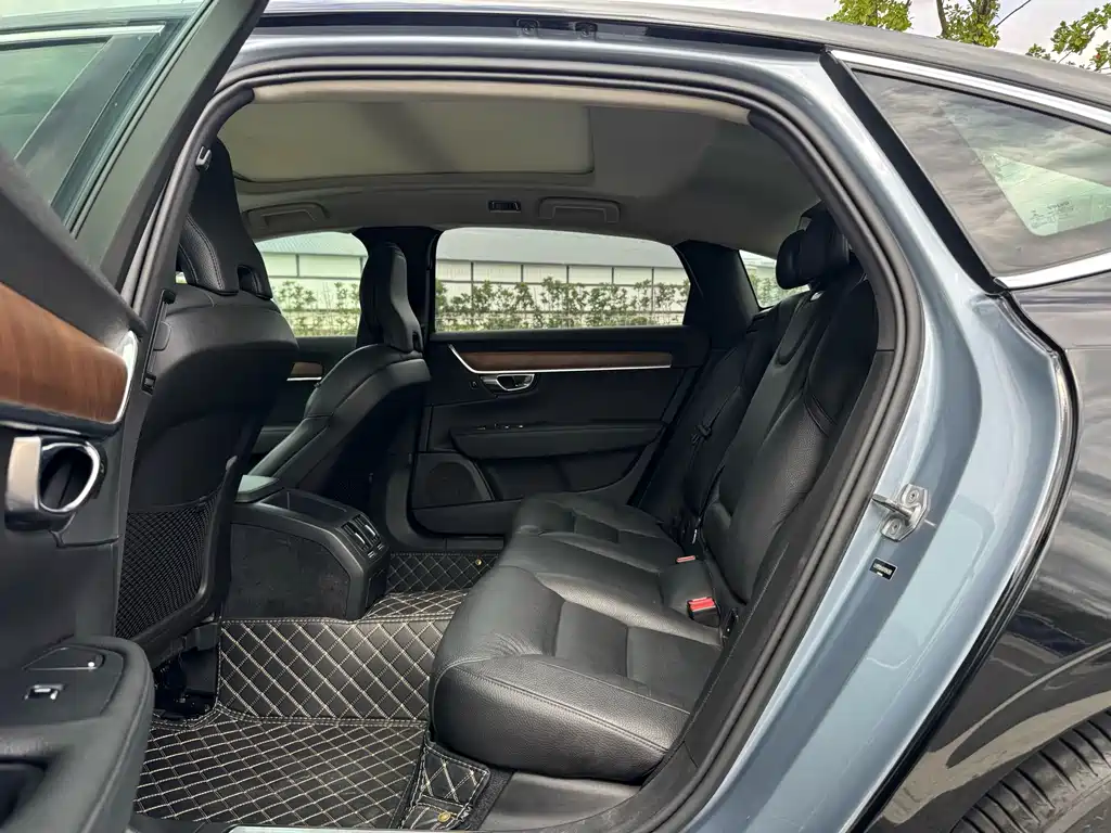 Volvo S90 — миниатюра 15