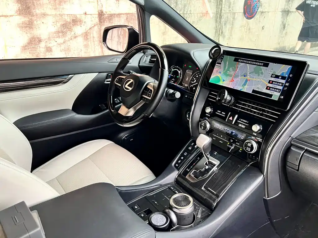 Lexus LM — миниатюра 25