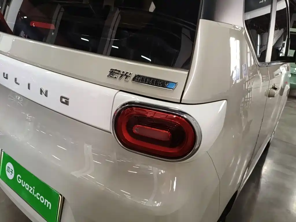 Wuling MINIEV — миниатюра 8