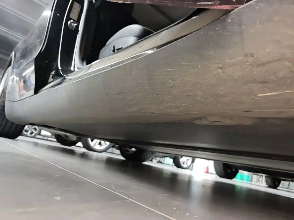 Tesla Model Y — миниатюра 21