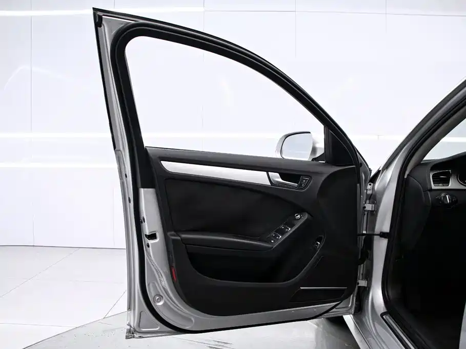 Audi A4L — миниатюра 12