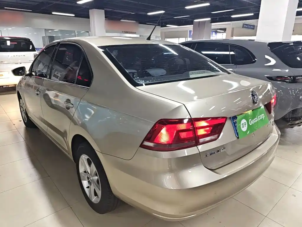 Volkswagen Santana — миниатюра 5
