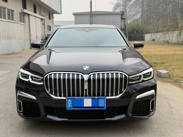 BMW 7 SERIES