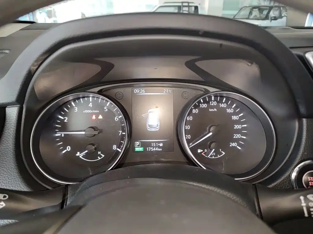 Nissan Qashqai — миниатюра 12