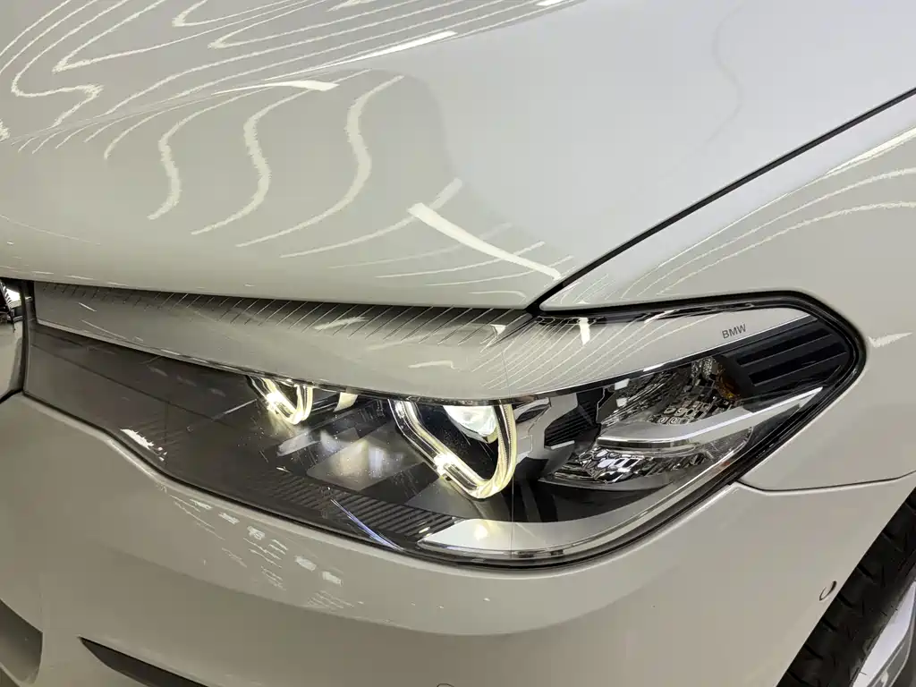 BMW 5 Series — миниатюра 11