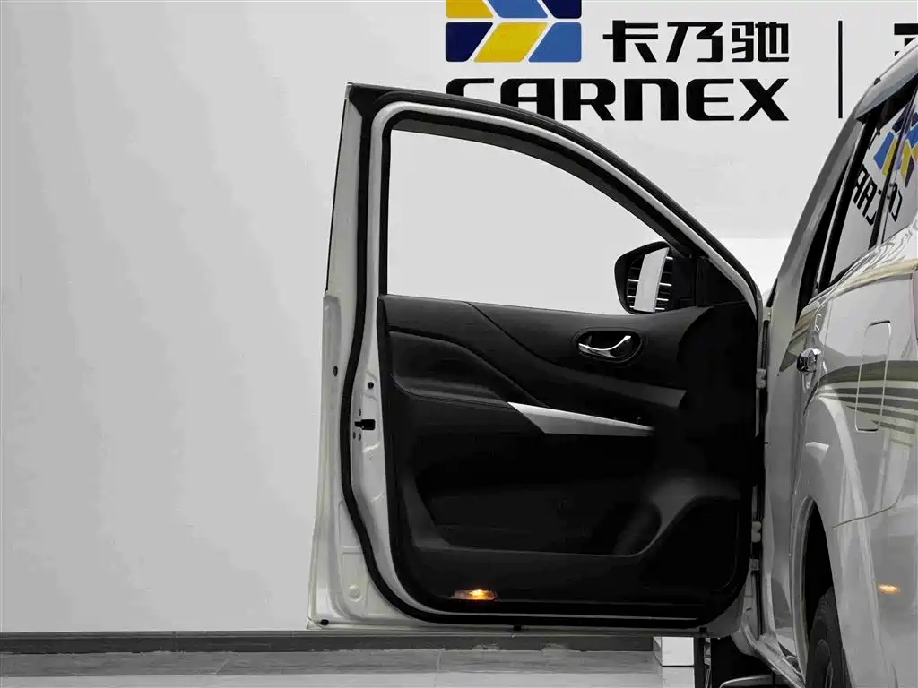 Nissan Terra — миниатюра 7