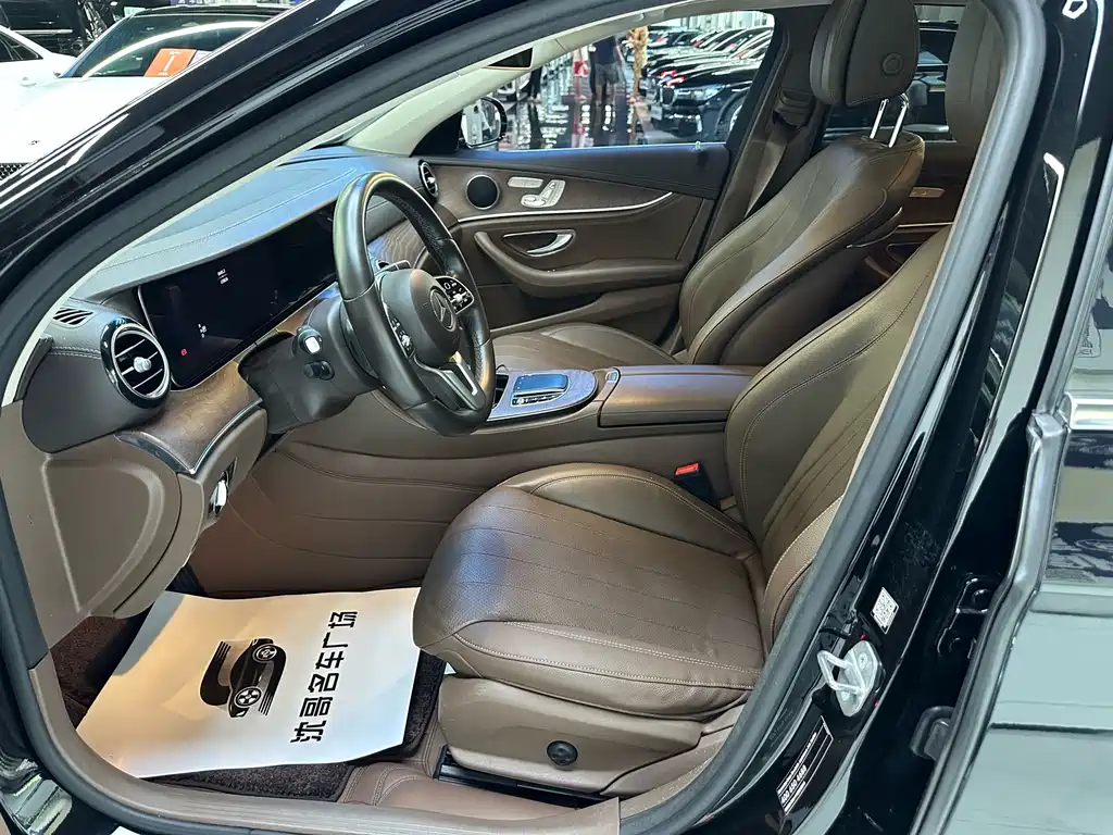 Mercedes-Benz E-Class — миниатюра 4