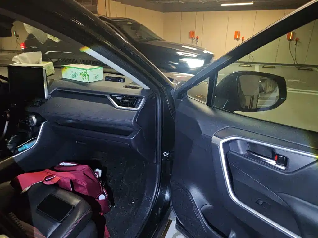 Toyota RAV4 Prime — миниатюра 19