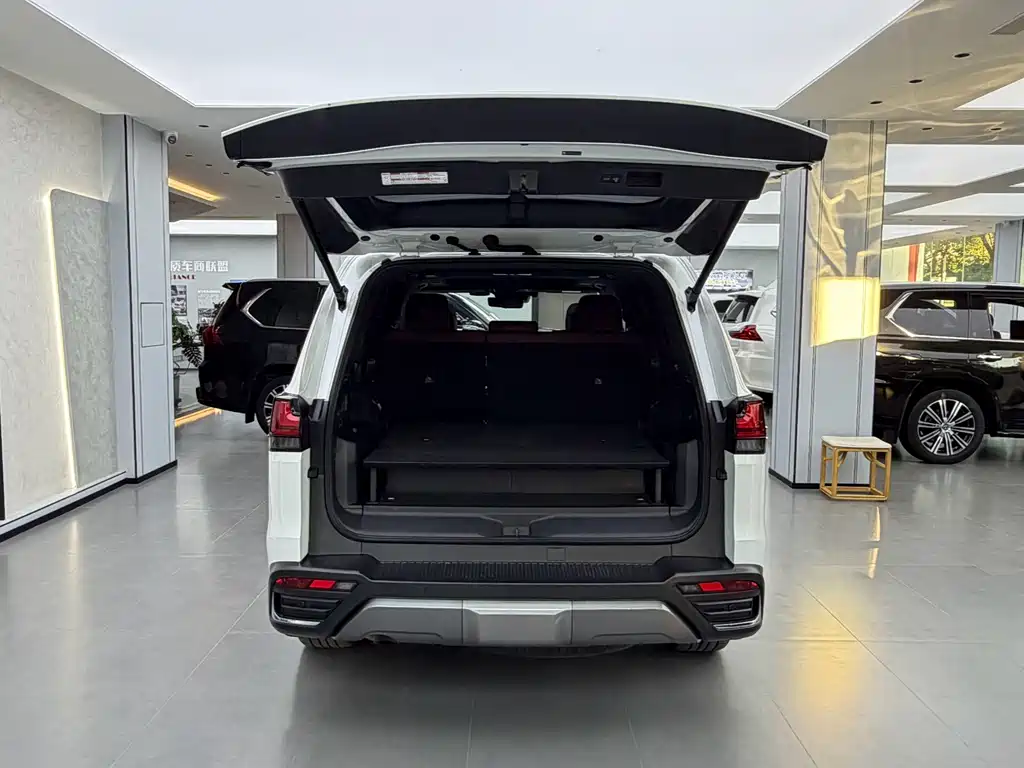 Lexus LX — миниатюра 9