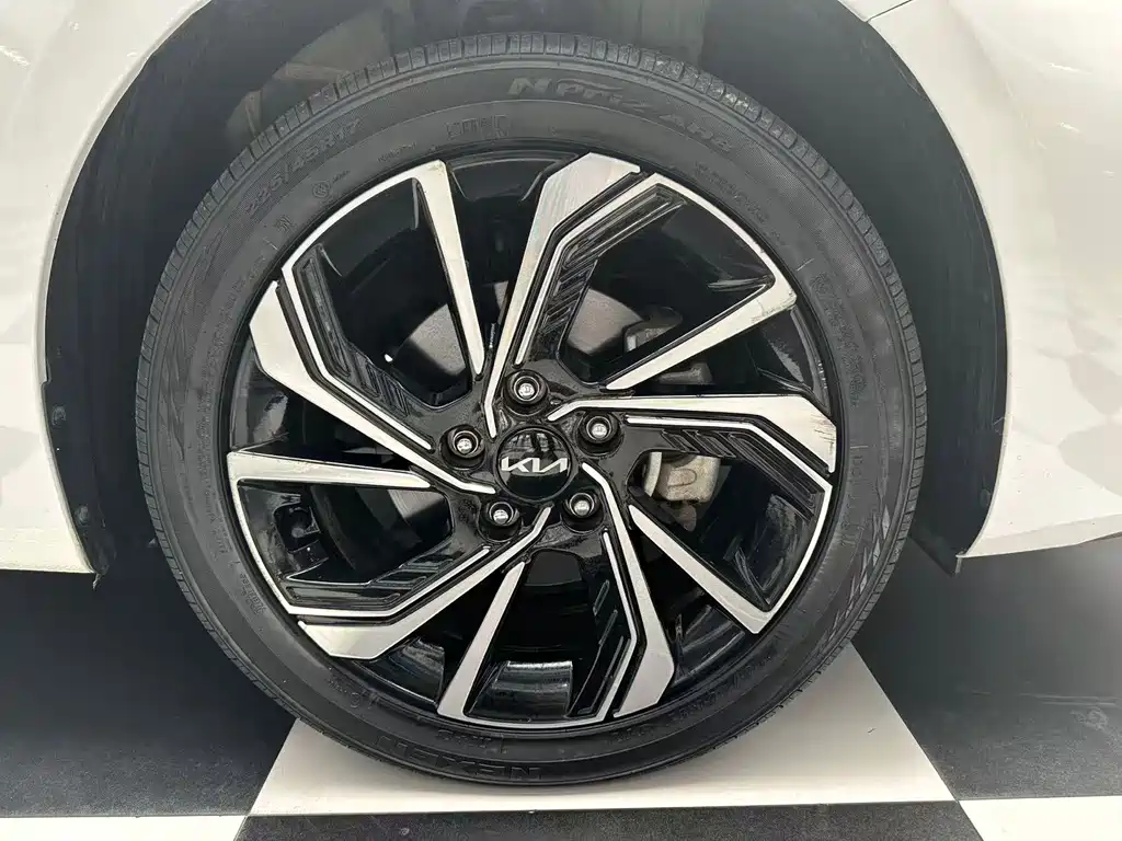 Kia K3 — миниатюра 5