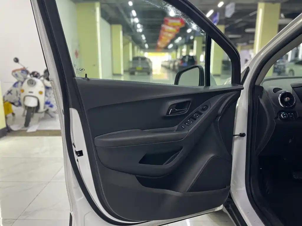 Chevrolet Trax — миниатюра 17