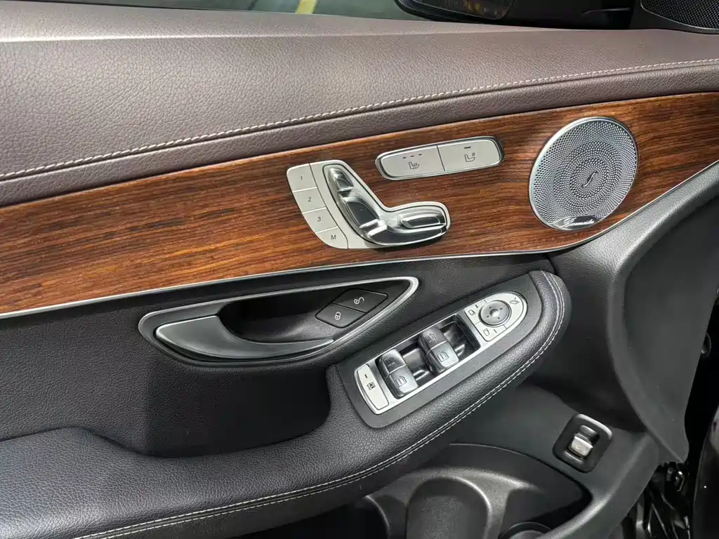 Mercedes-Benz GLC — миниатюра 8