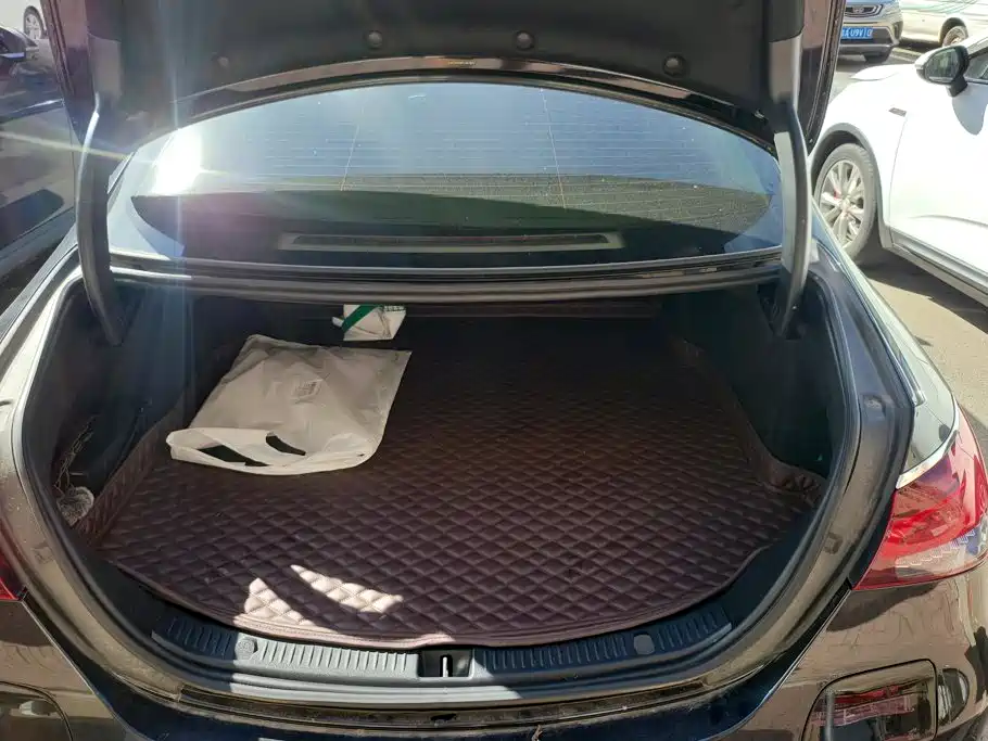 Mercedes-Benz E-Class New Energy — миниатюра 4