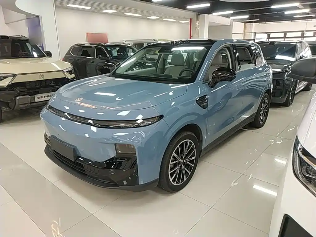 Leapmotor Leapmotor B10 — миниатюра 2