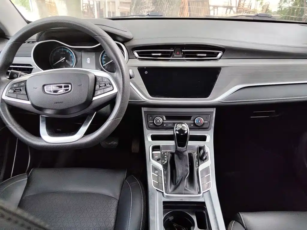 Geely Emgrand — миниатюра 5